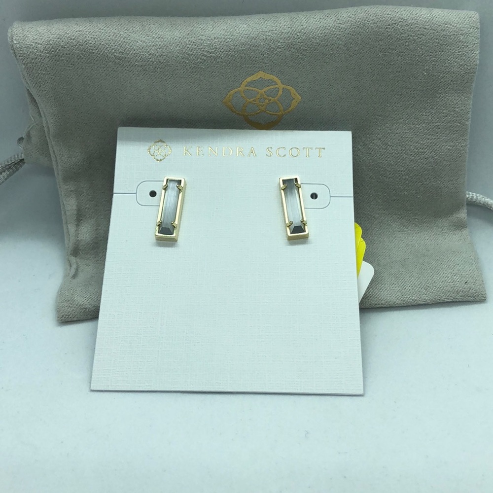 Kendra Scott Earrings. - Picture 3 of 4